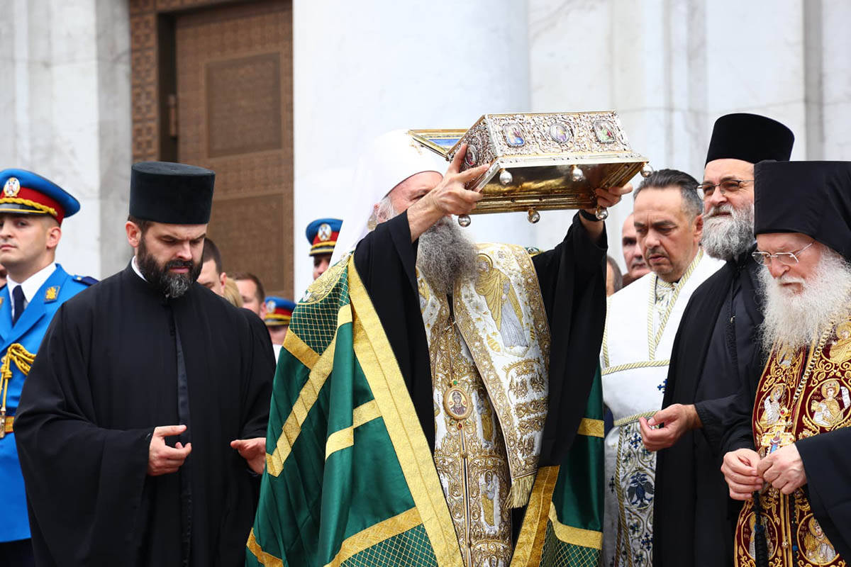 ispraćaj pojasa Presvete Bogorodice 5.jpg