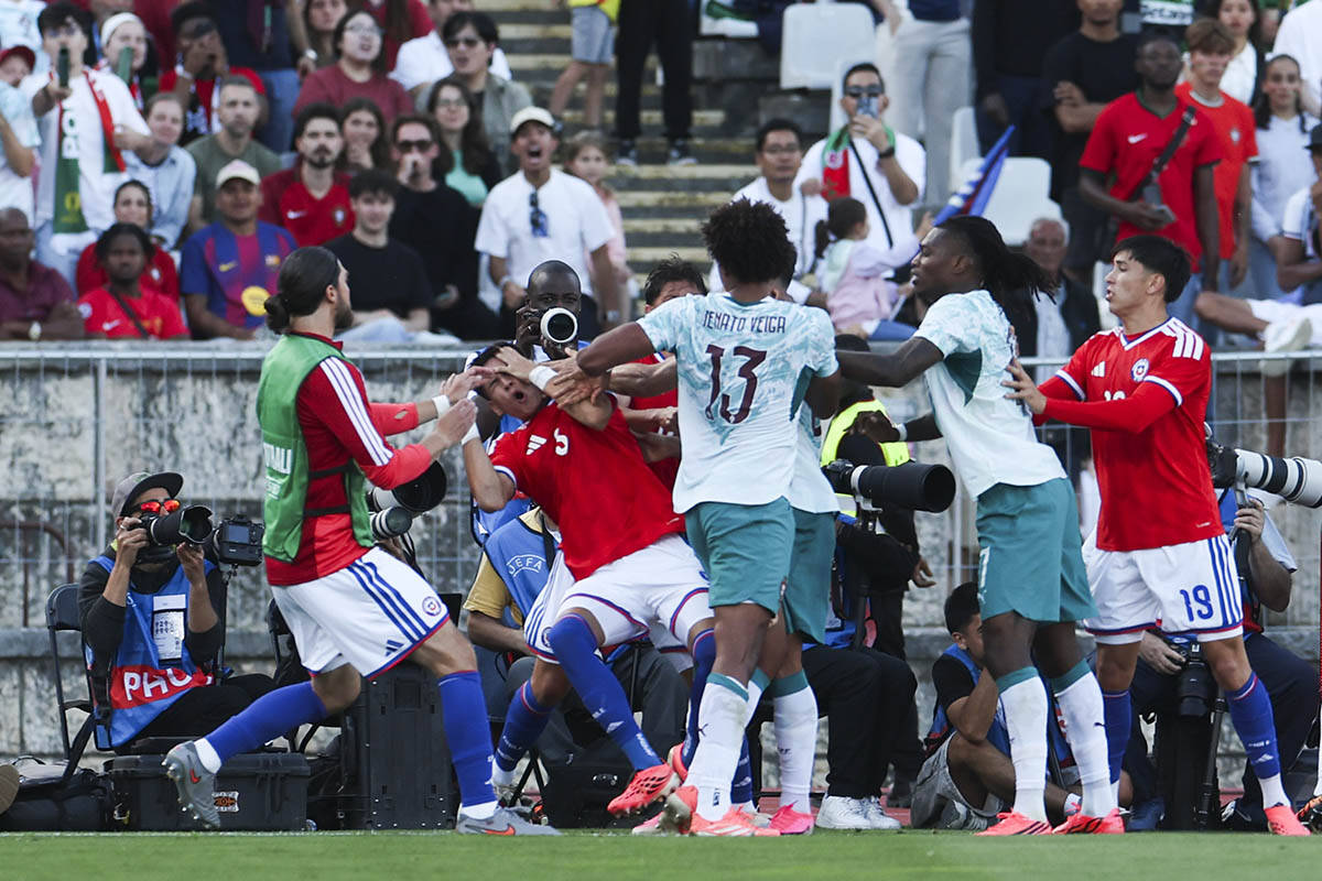 Portugal - Chile 4.jpg