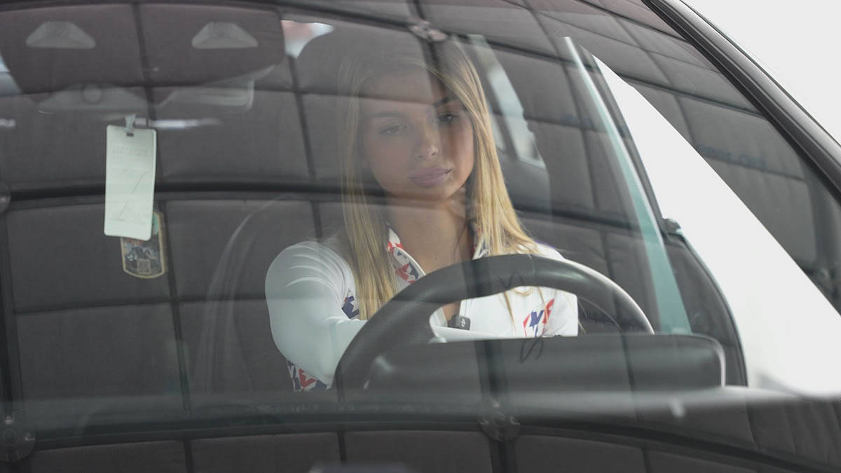Čačanka Mina od luksuznih automobila pravi savršenstvo (9).jpg