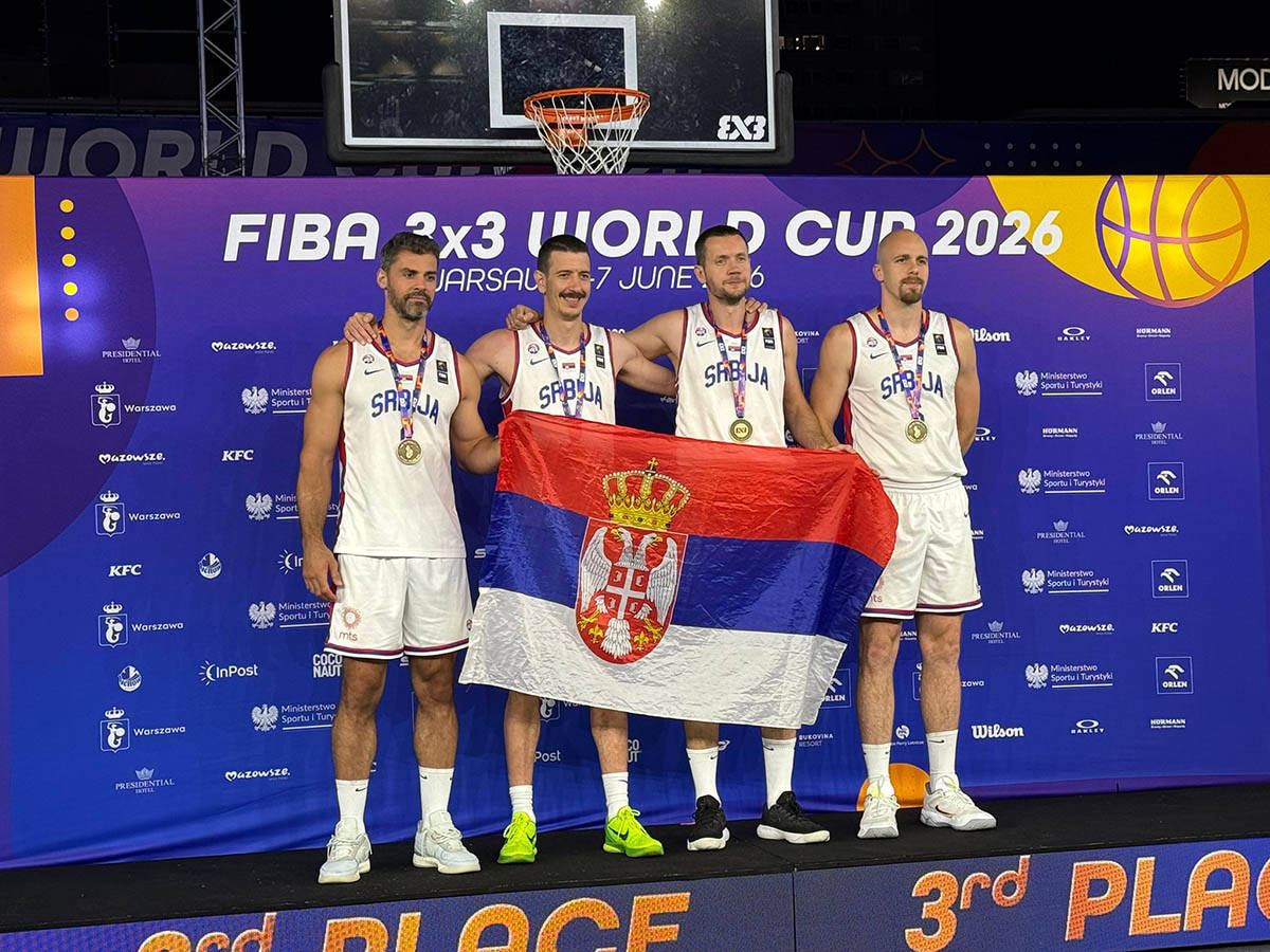 Srbija na postolju (3).jpg