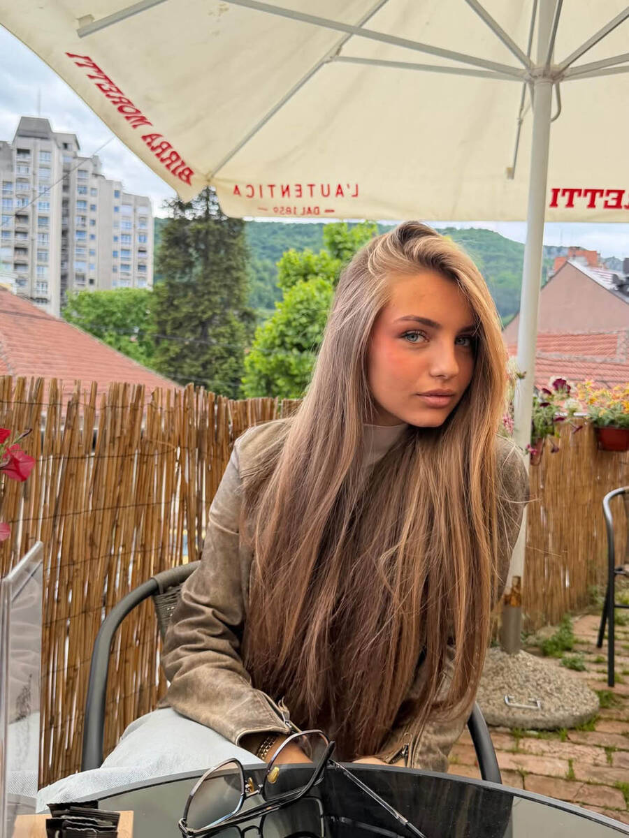 Jovana Petrović, Dejan Petrović ćerka (2).jpg