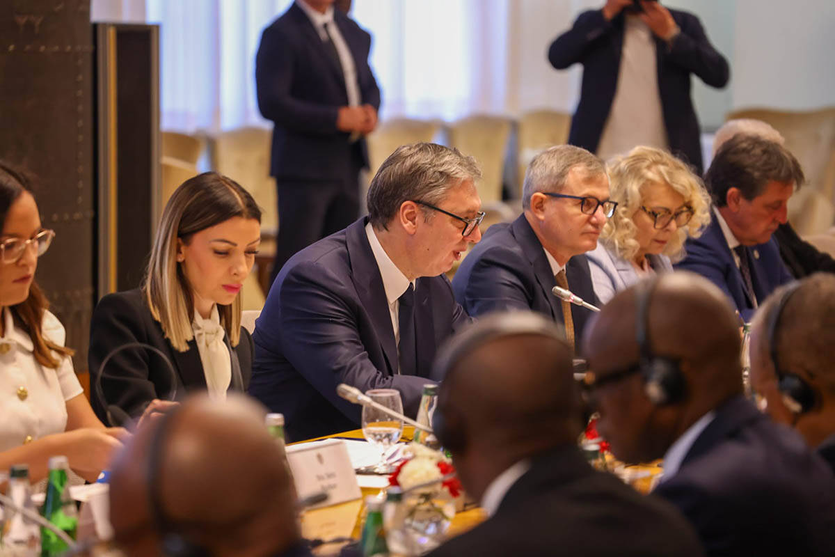 Delegacija Srbije i Angole (9).jpg