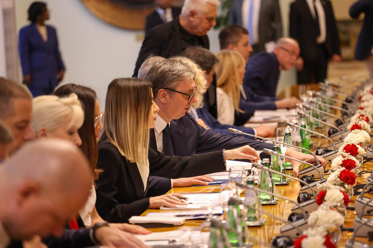 Delegacija Srbije i Angole (10).jpg
