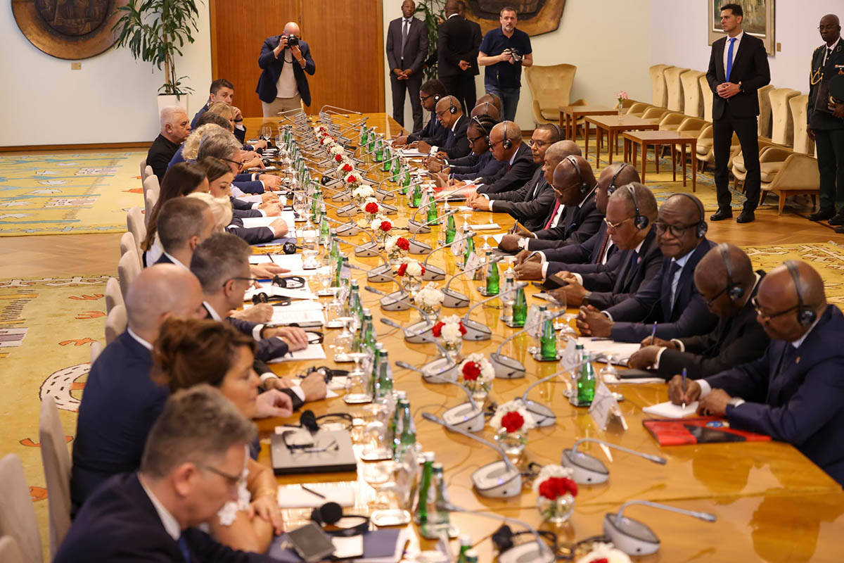 Delegacija Srbije i Angole (12).jpg
