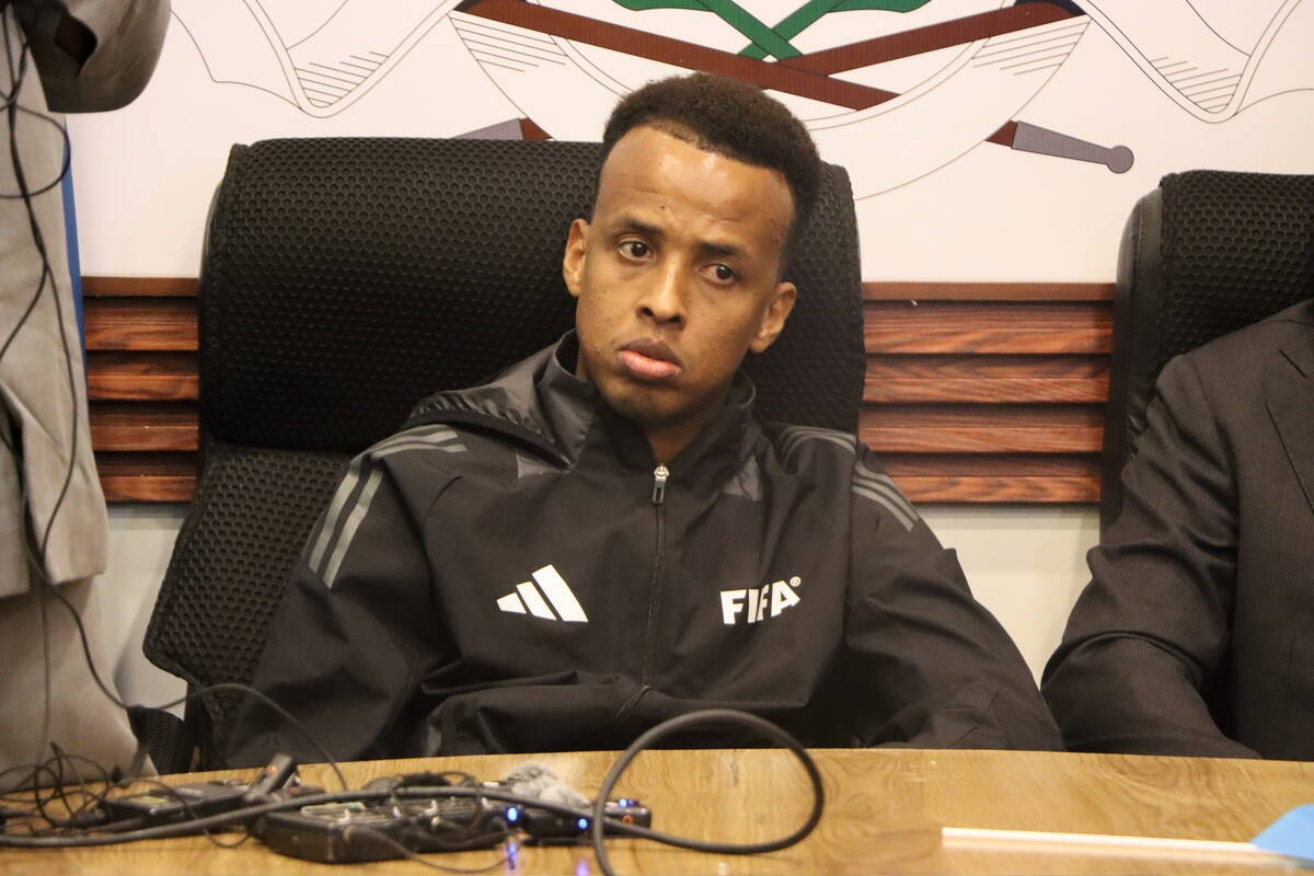 Proterani fudbalski sudija iz Somalije Omar Abdulkadir Artan drži konferenciju za novinare