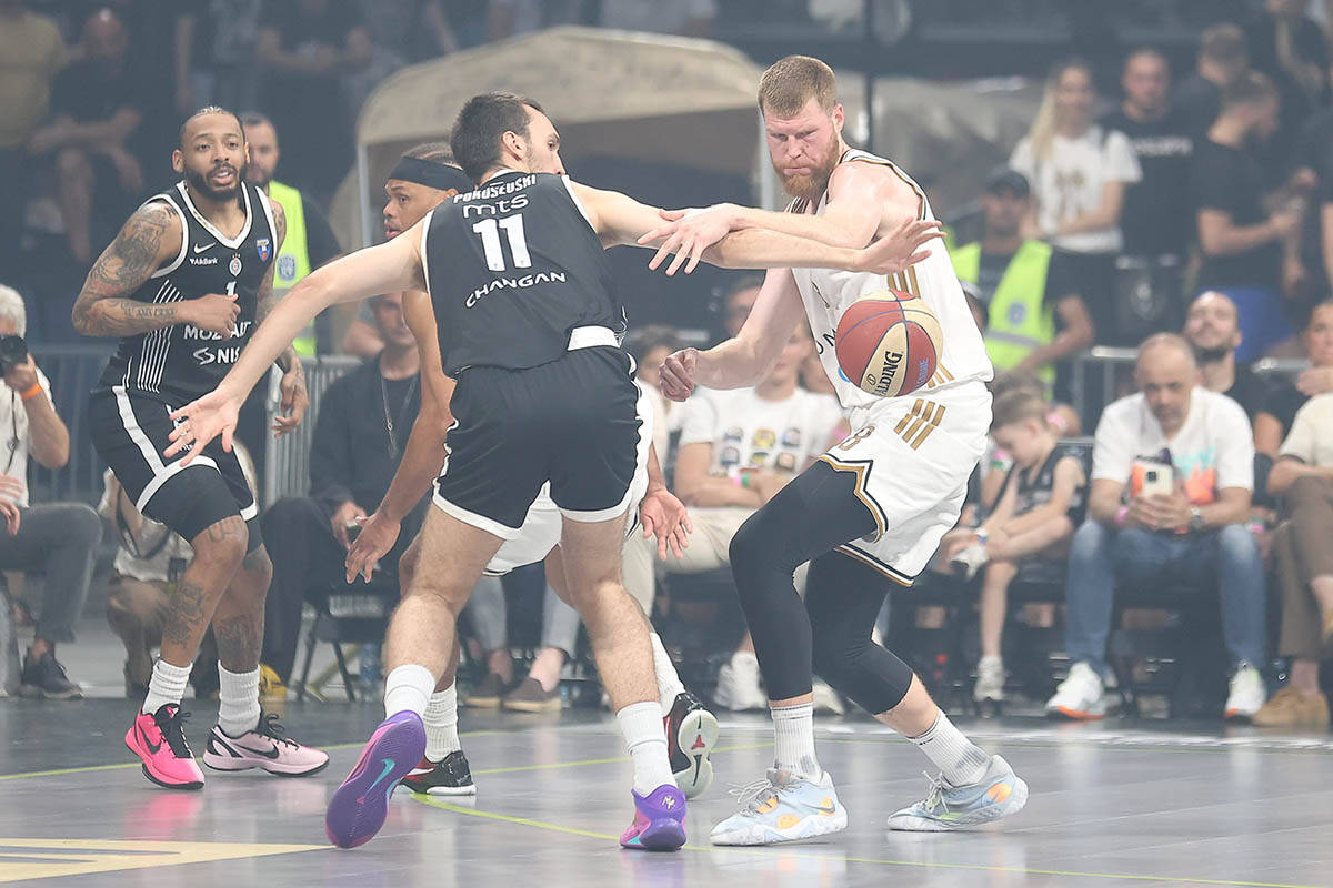 Dubai - Partizan (7).jpg