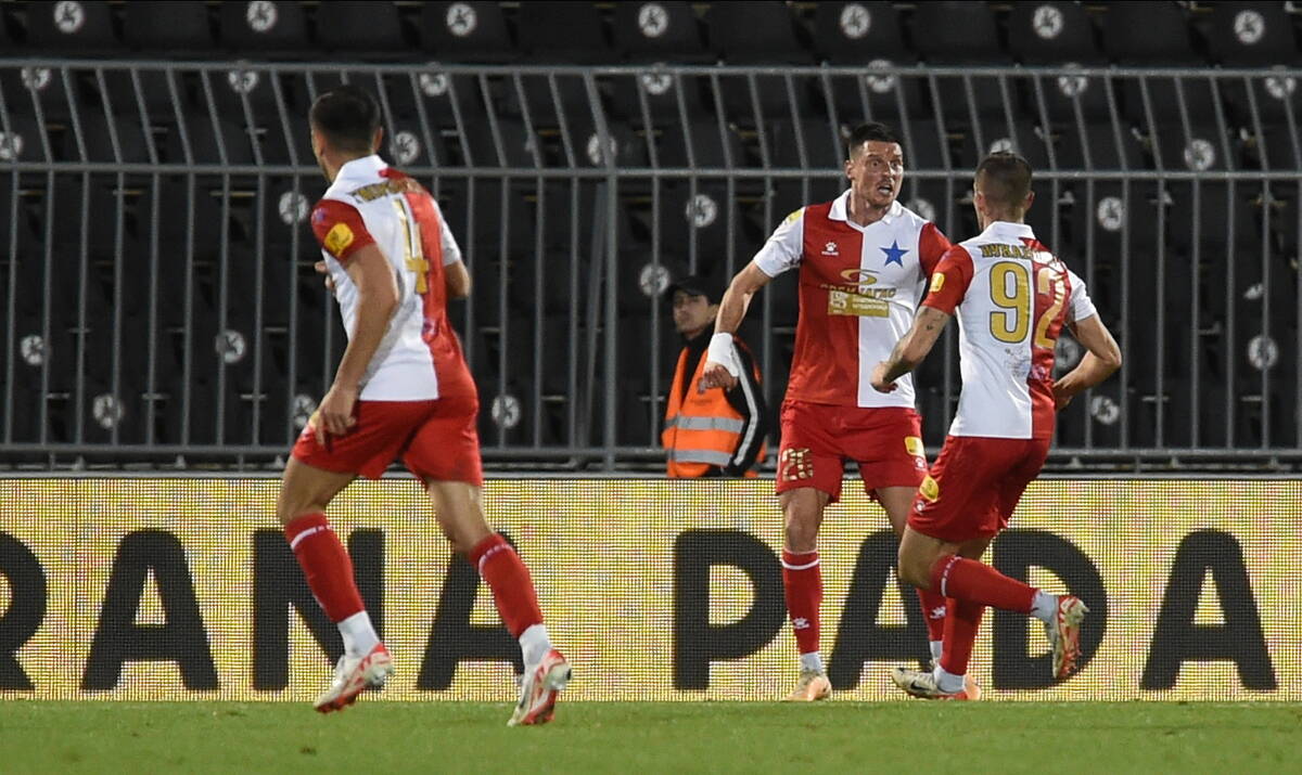 Uroš Nikolić slavi gol Vojvodine protiv Partizana