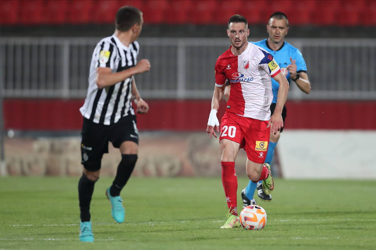 Uroš Nikolić fudbaler Vojvodine na meču protiv Partizana