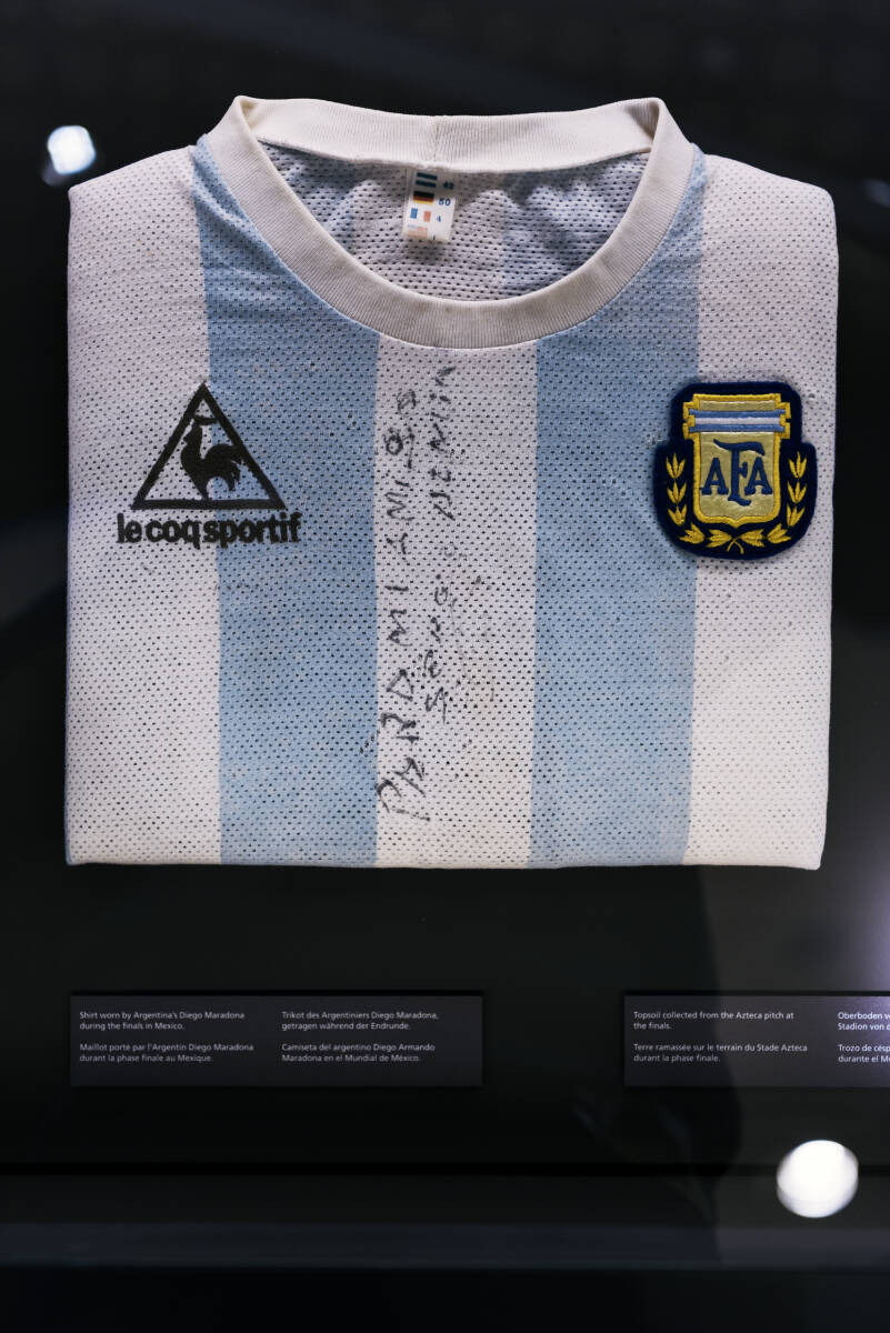 Dres Dijega Maradone sa stadiona Asteka 1986