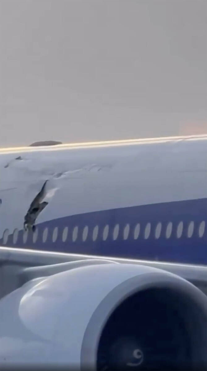 Avion udario u radarsku konstrukciju na aerodromu u Turskoj 5.jpg