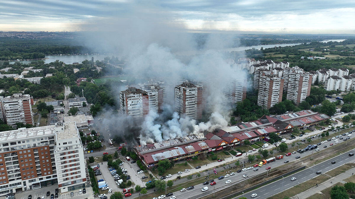 Požar u TC Enjub (4).jpg