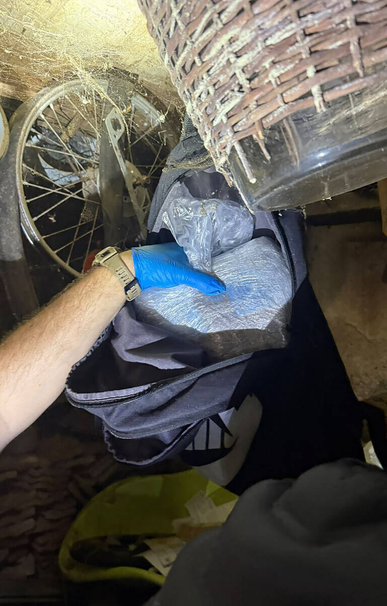 Kokain, marihuana, oružje i municija pronađeni kod dilera (5).jpg
