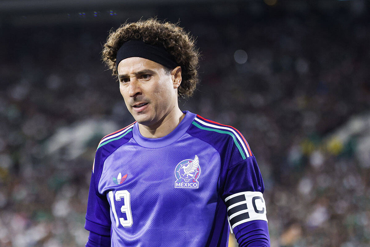 Guillermo Ochoa (4).jpg