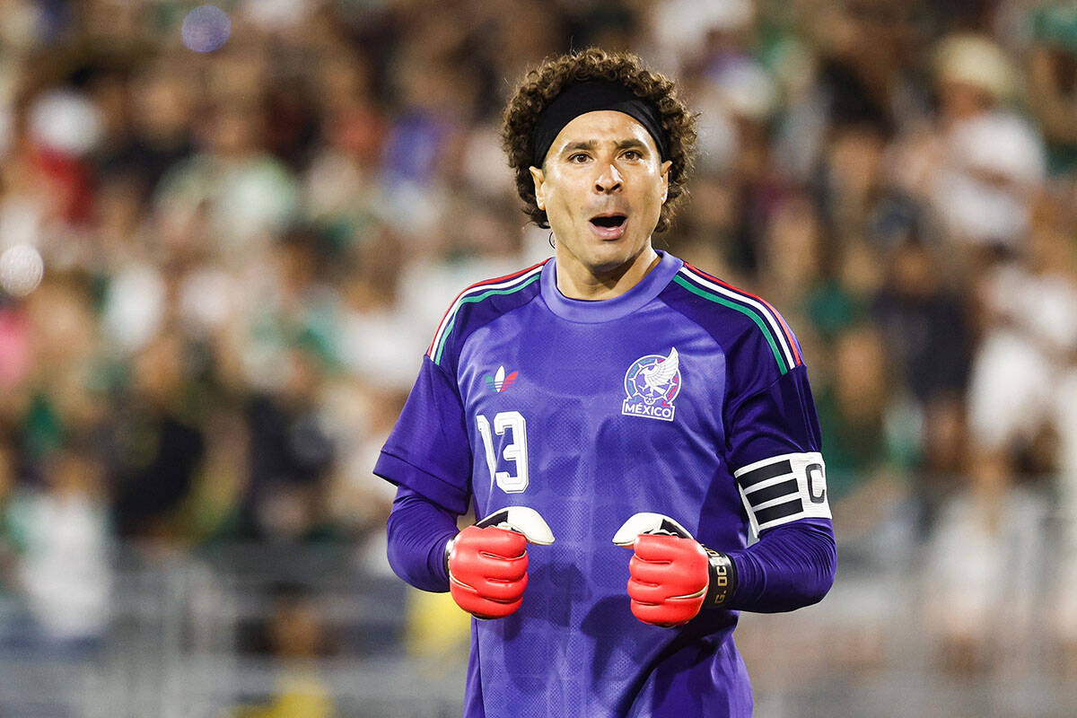 Guillermo Ochoa (6).jpg