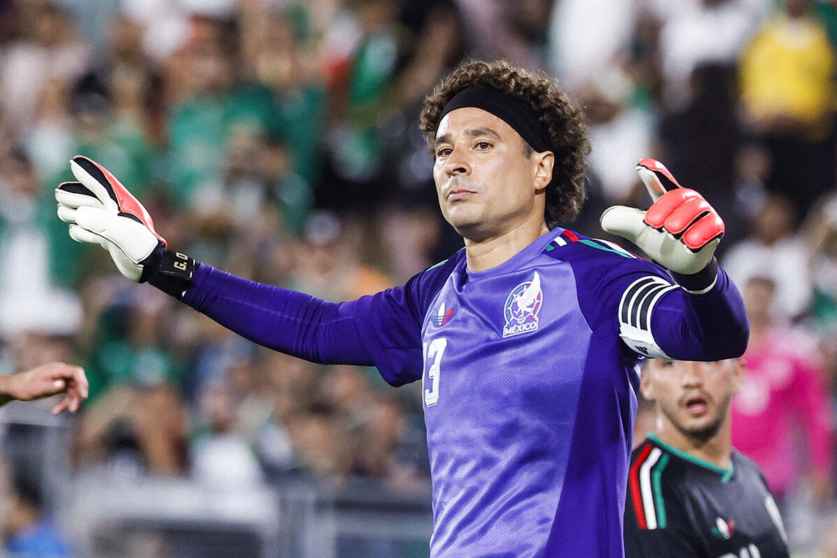 Guillermo Ochoa (7).jpg