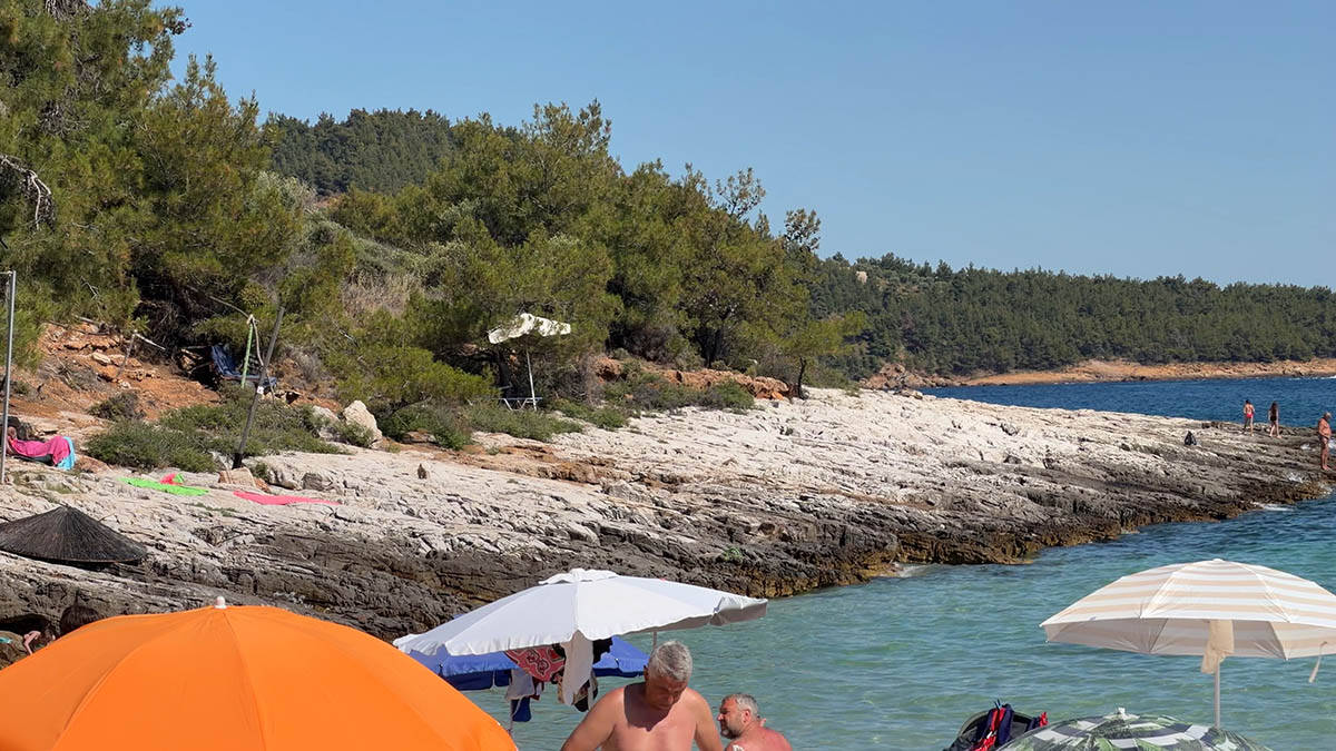 Plaža Psili Amos