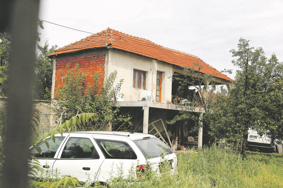 Ceca Ražnatović - kuća u Žitorađi (7).jpg