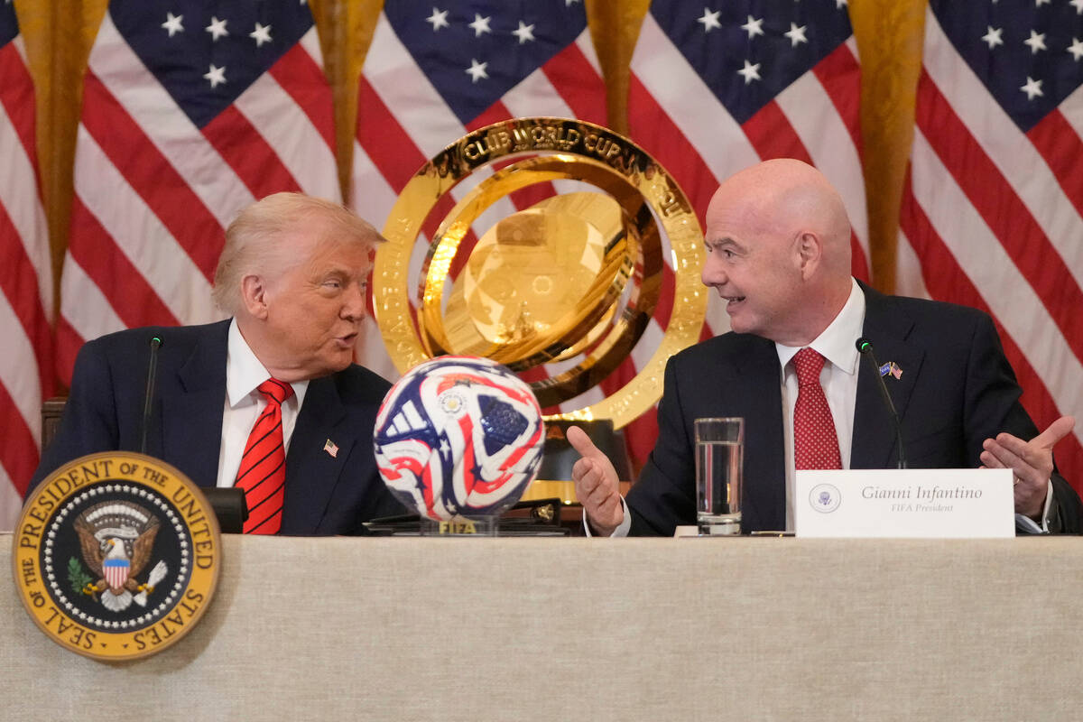 Donald Tramp i Đani Infantino