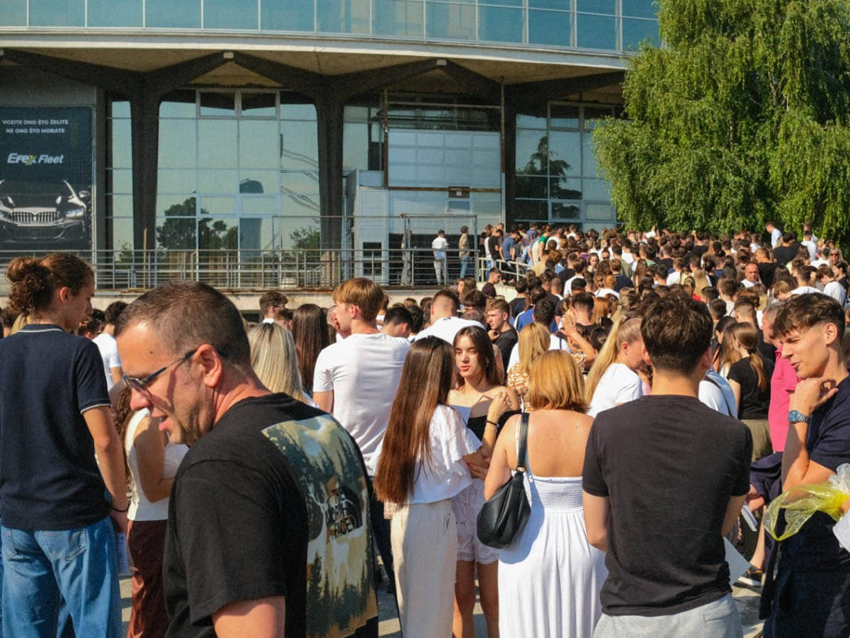 Prijemni ispit iz matematike FON na Beogradskom sajmu (3).jpg