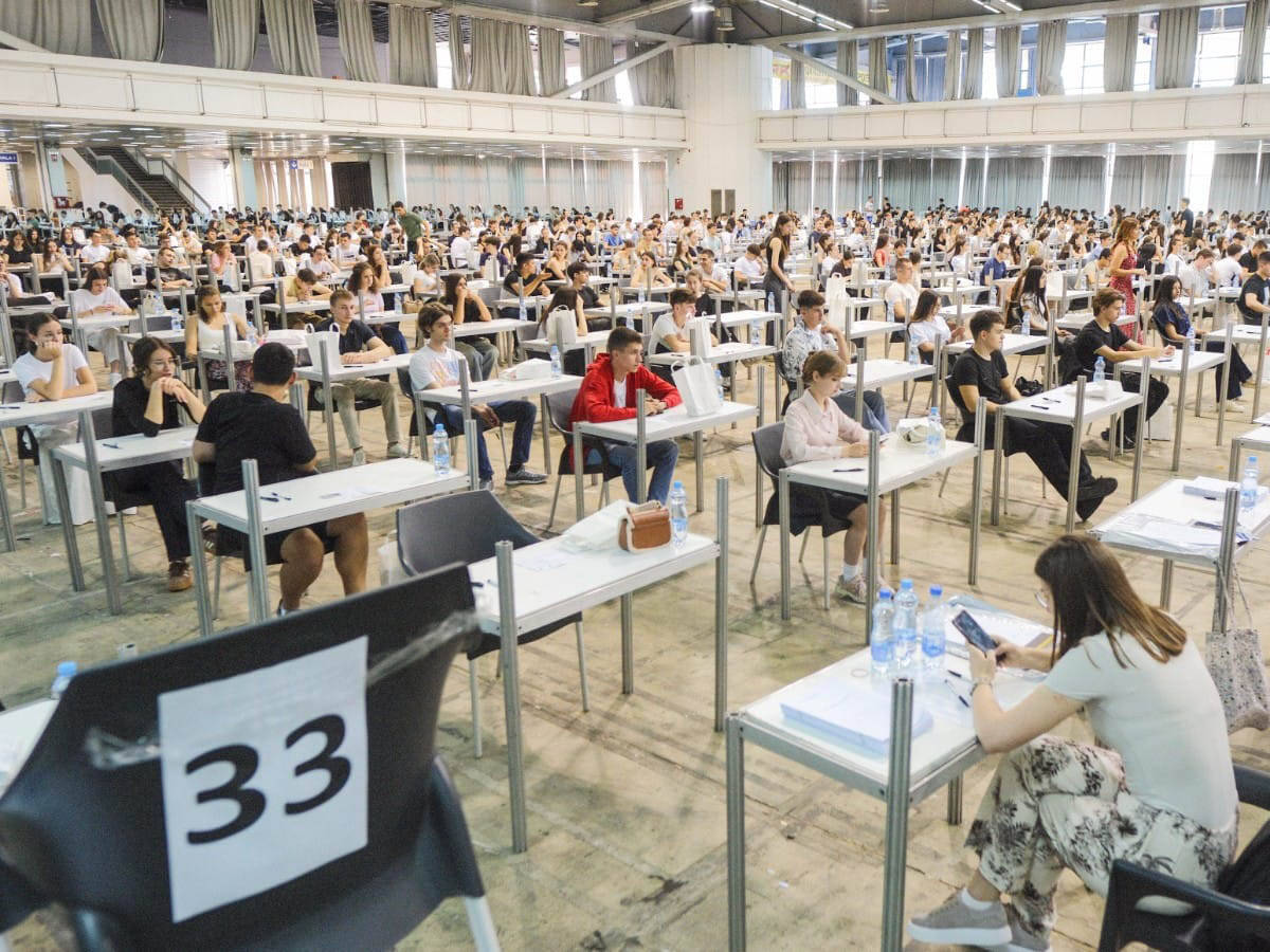 Prijemni ispit iz matematike FON na Beogradskom sajmu (10).jpg
