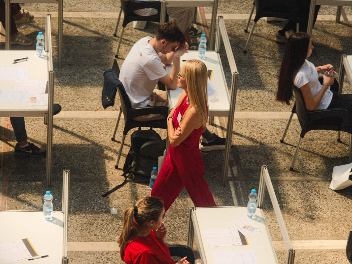 Prijemni ispit iz matematike FON na Beogradskom sajmu (20).jpg