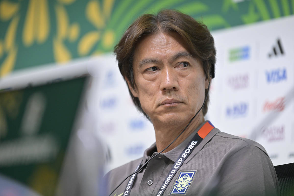 Hong Mjung-bo 2.jpg