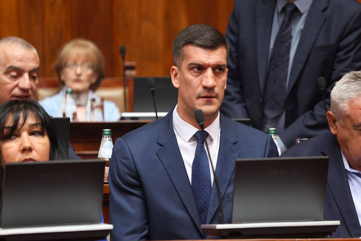 Vanredno zasedanje Skupštine (7).jpg