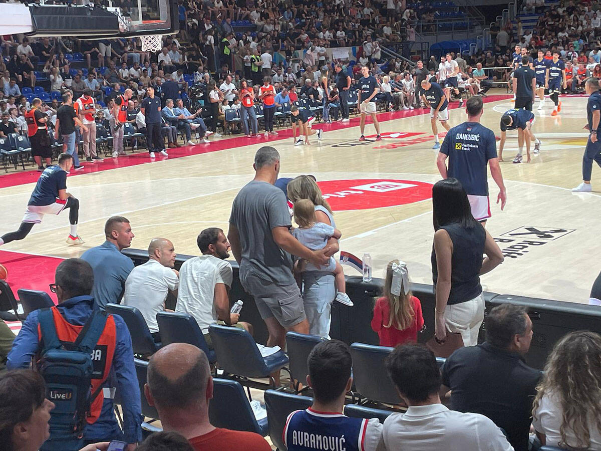 Natalija Jokić sa decom u Pioniru (5).jpg