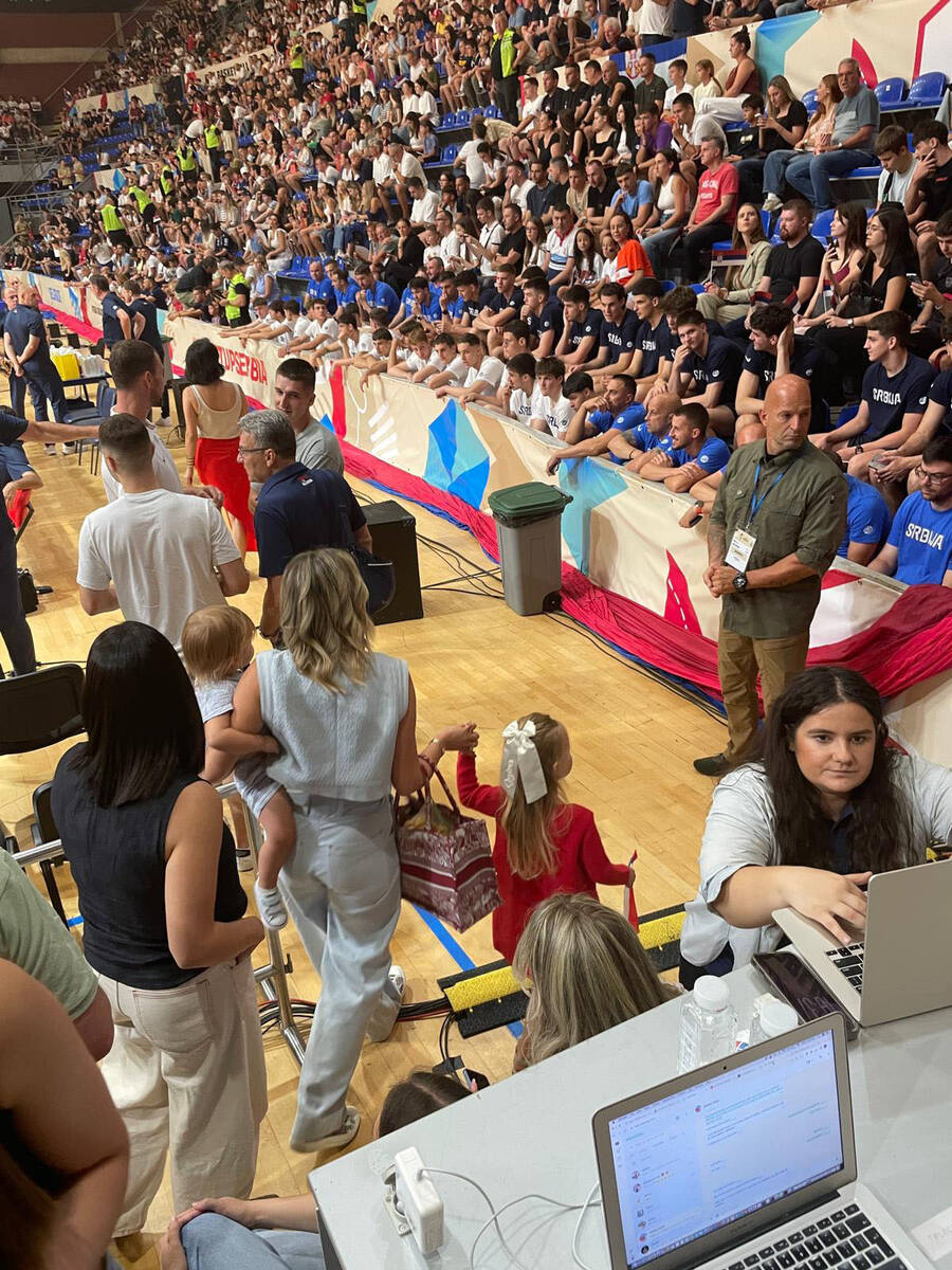 Natalija Jokić sa decom u Pioniru (7).jpg