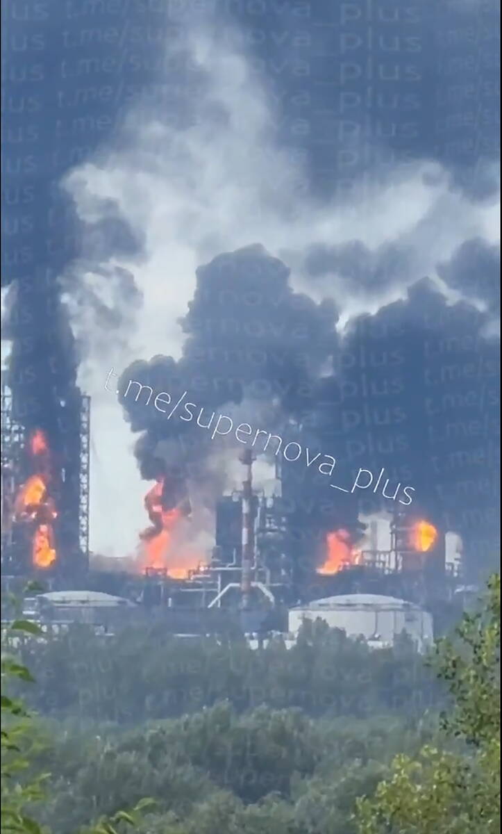 Pogođena najveća ruska rafinerija nafte (5).png