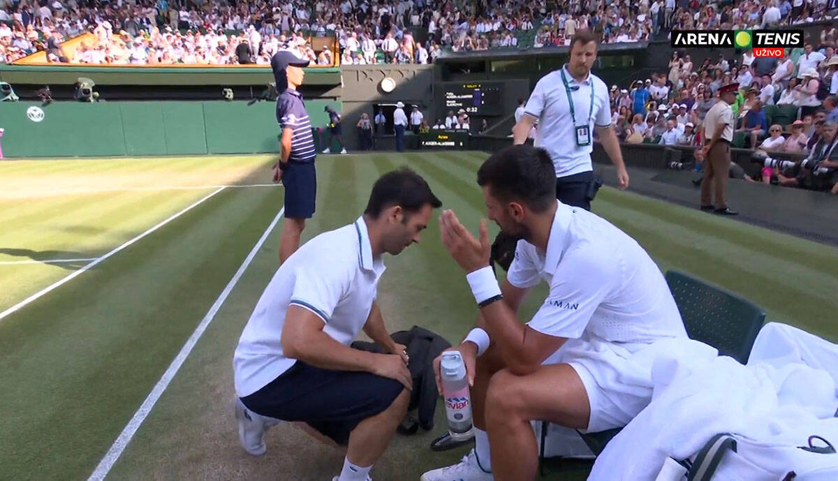 Novak Ðoković tražio lekarsku pomoć