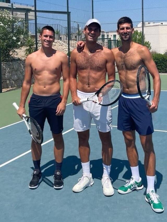 Novak Đoković trenira sa braćom Markom i Đorđem