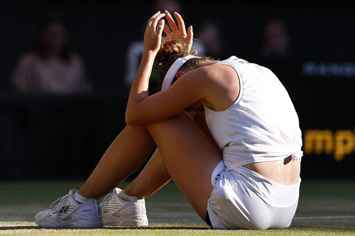 Linda Noskova šampionka Vimbldona 4.jpg