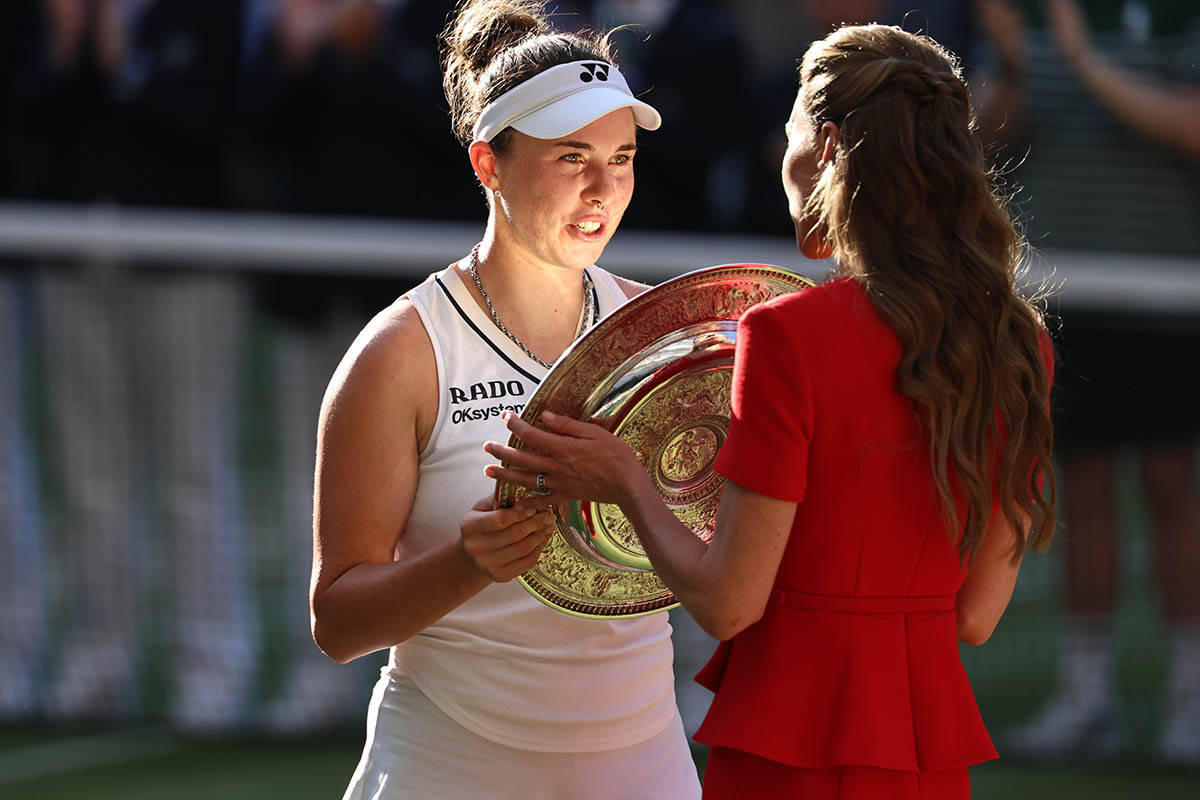 Linda Noskova šampionka Vimbldona 10.jpg