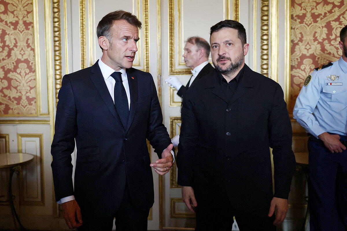 Emanuel Makron i Volodimir Zelenski (3).jpg