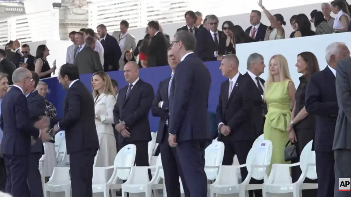 aleksandar vučić na vojnoj paradi u francuskoj (4).jpg