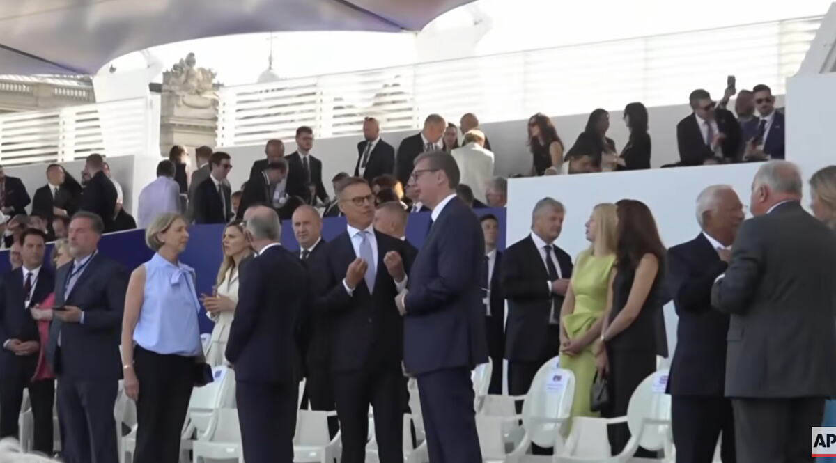 aleksandar vučić na vojnoj paradi u francuskoj (6).jpg