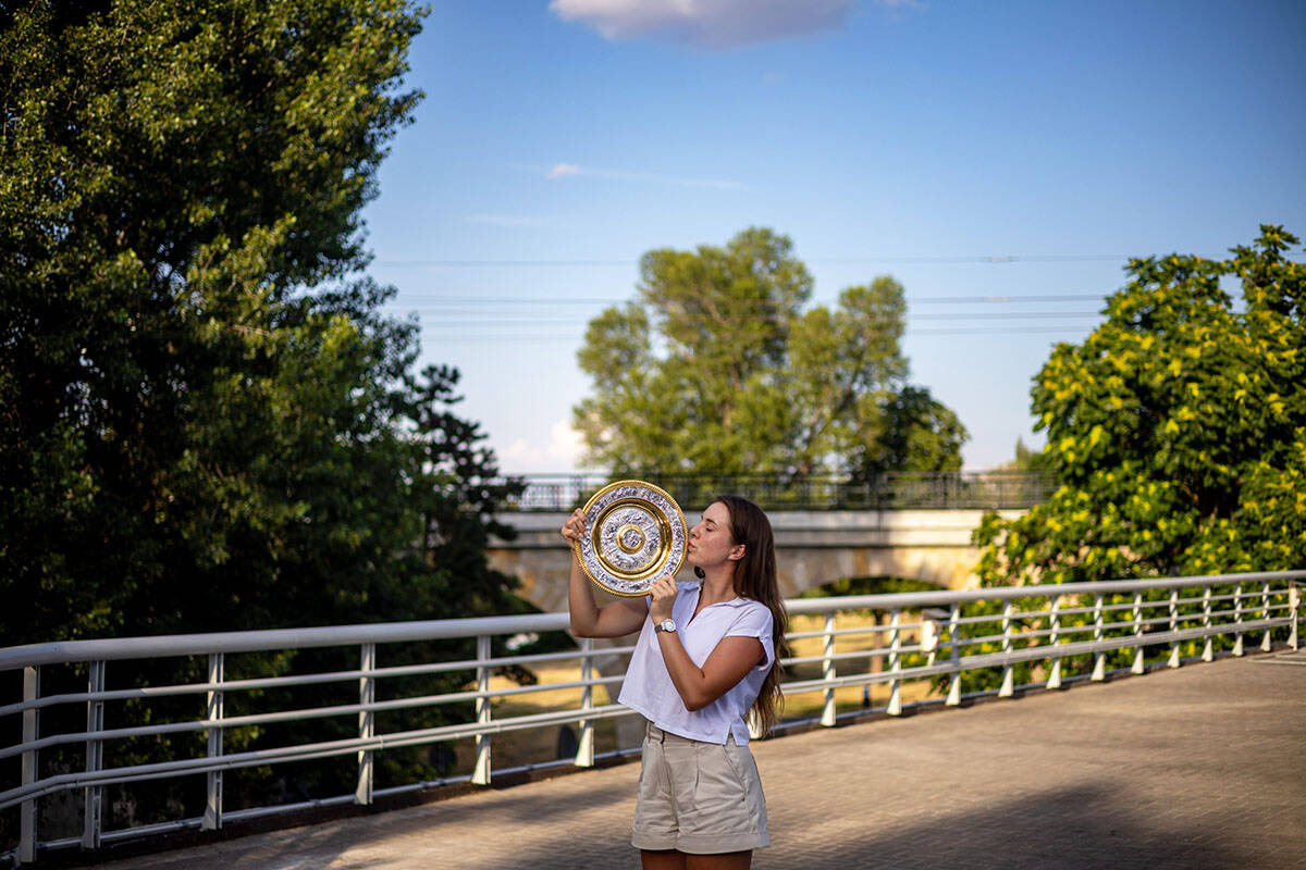 Linda Noskova (2).jpg