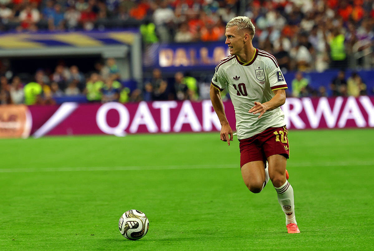 Dani Olmo (1).jpg