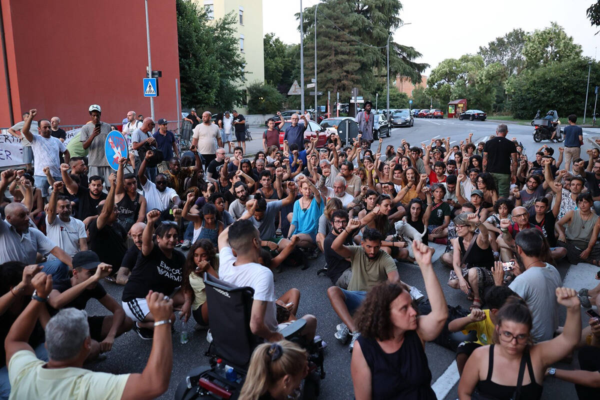 Protesti u Bolonji zbog policijske brutalnosti (3).jpg