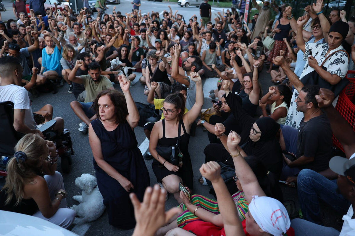 Protesti u Bolonji zbog policijske brutalnosti (4).jpg