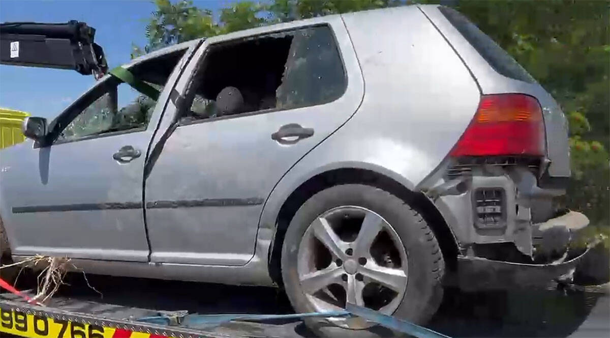 Automobil u kom je poginulo troje ljudi u Novom Sadu (3).jpg
