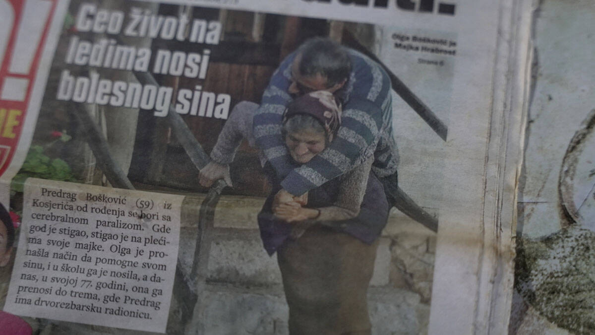 Baka Olga nosila sina Predraga ceo njegov život na rukama (6).jpg