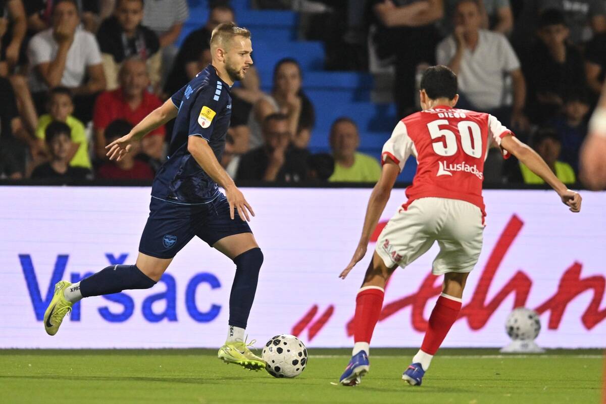 Železničar - Braga 1.JPG