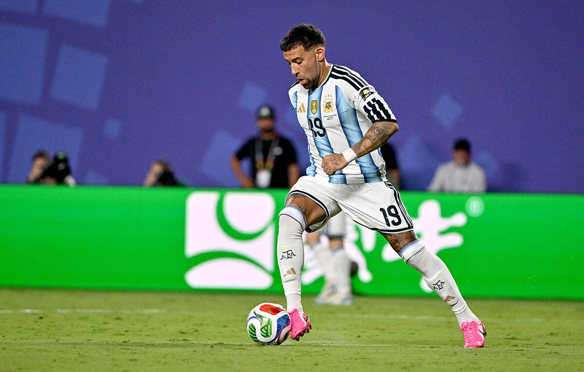 Nikolas Otamendi (2).jpg