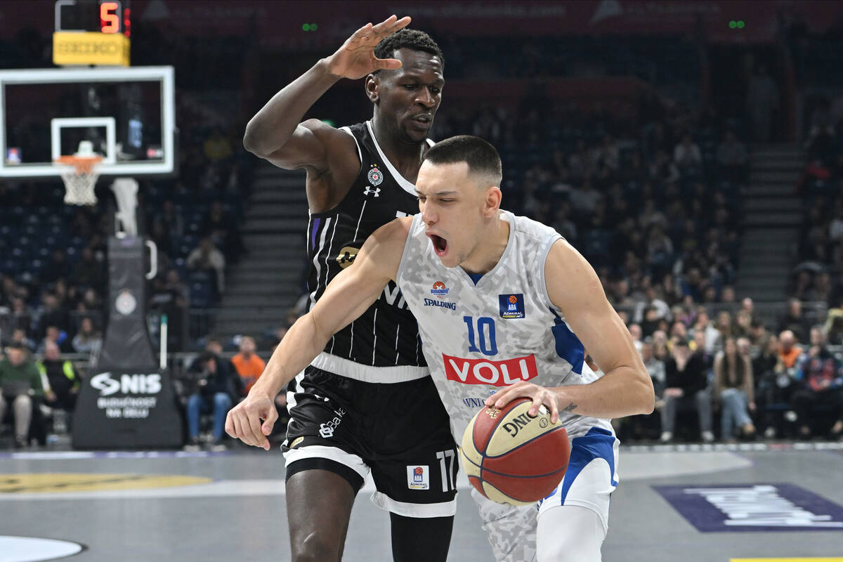 Nikola Tanasković i Isak Bonga na meču Partizan Budućnost