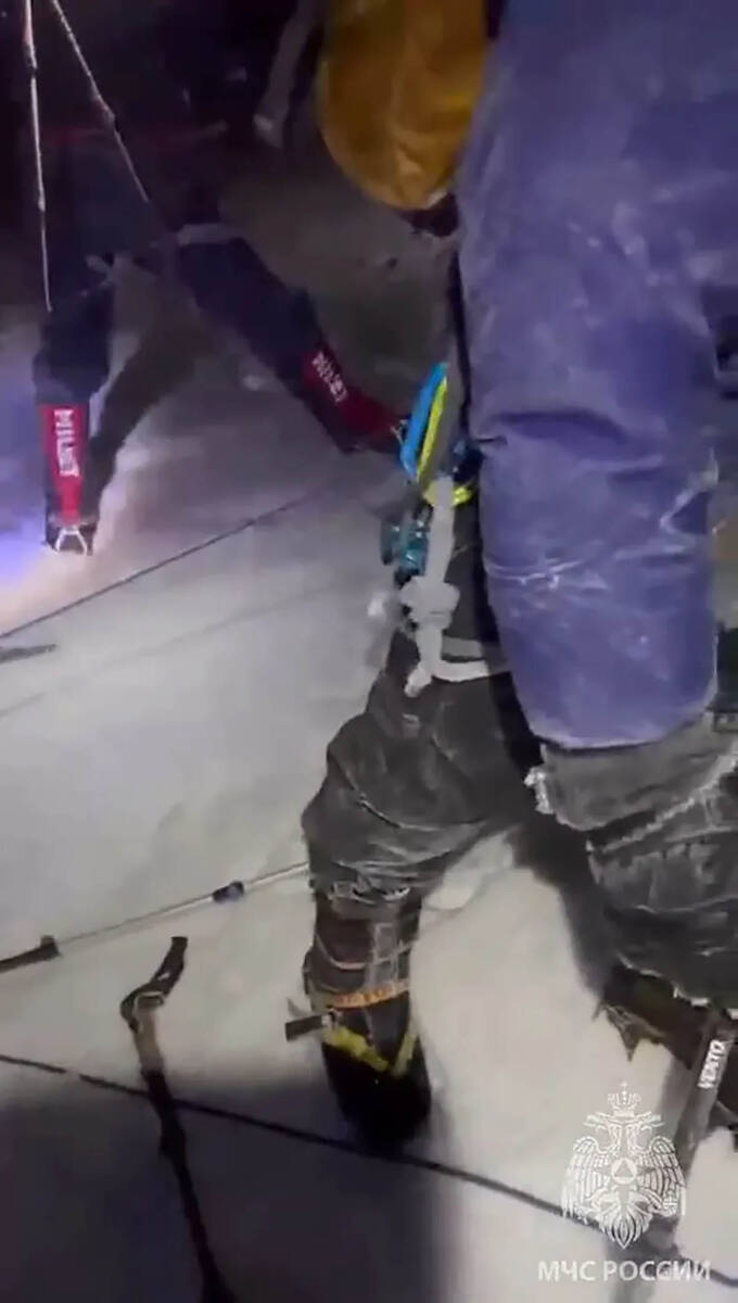 Rusko ministarstvo za vanredne situacije objavilo snimak sa planine Elbrus (5).jpg