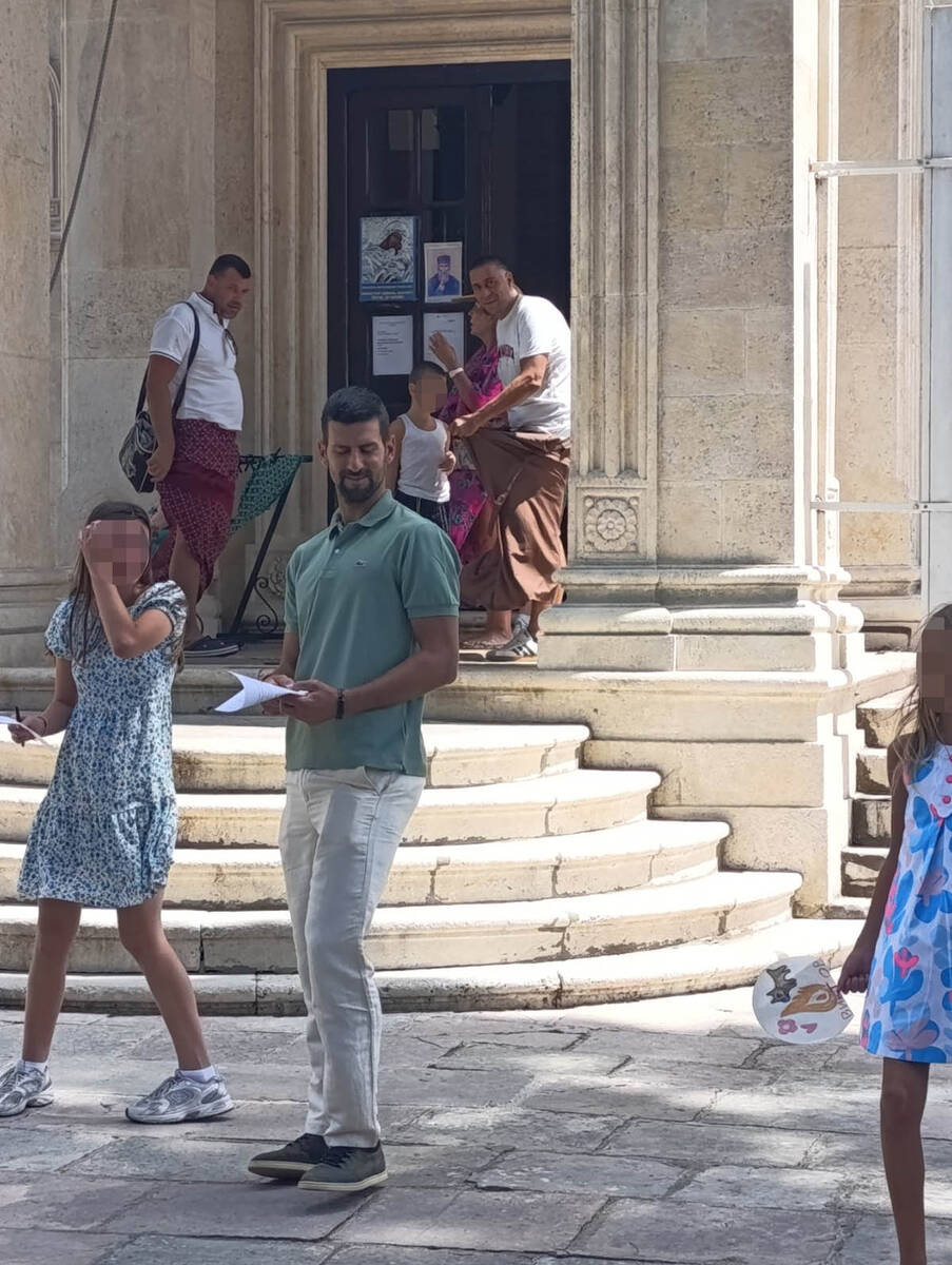 Novak Đoković u manastiru Savina