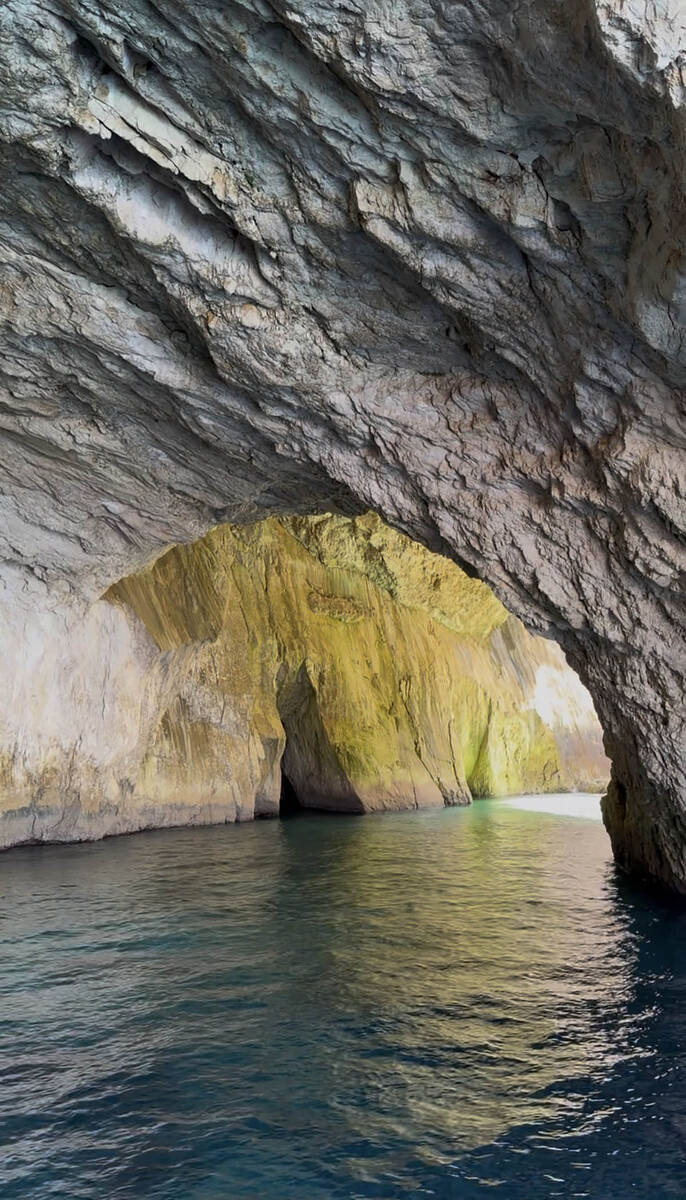 pećina Blue Cave (6).jpg