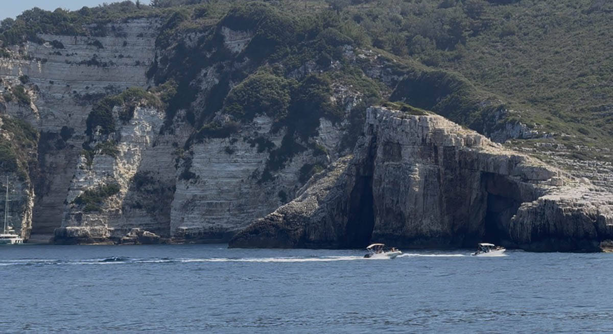 Antipaxos (8).jpg